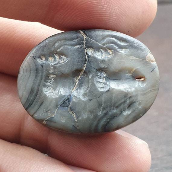 Antient antique babylonian intaglio agate bead, stamp seal