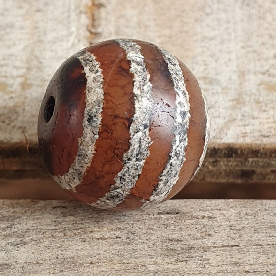 Eta-4 antique tibetan etched agate bead decorated carnelian beads