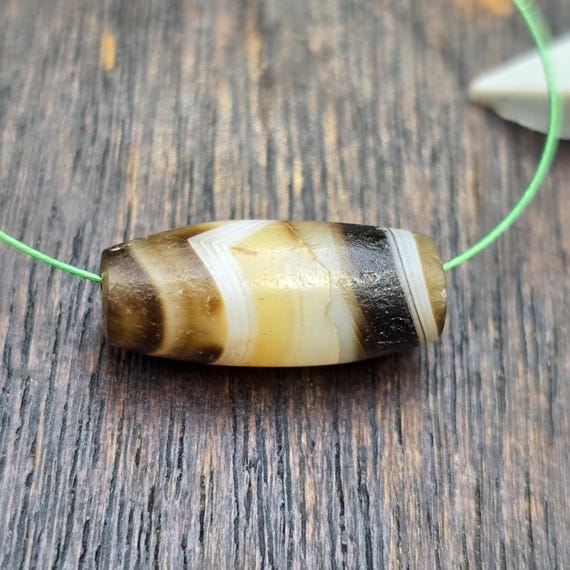 Ancient Tibetan Himalayan Chung Dzi Agate Bead Rare Middle Eastern Antique agate