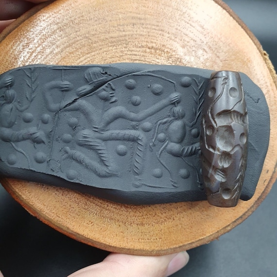 Indo tibetan carving agate eye stone bead amulet hunting prey  #10215