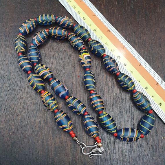 Vintage Whiteheart and Venetian styleFeather pattern glass beads necklace 24"