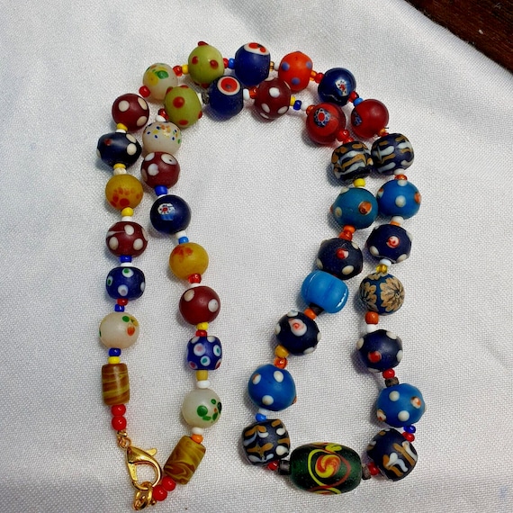 Vintage beads collection venetian style skunk, glass beaded necklaceGift