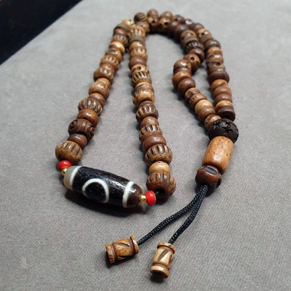 Tibetan 1circle eyes 1aquare eye agate dzi bead amulet with carving necklace