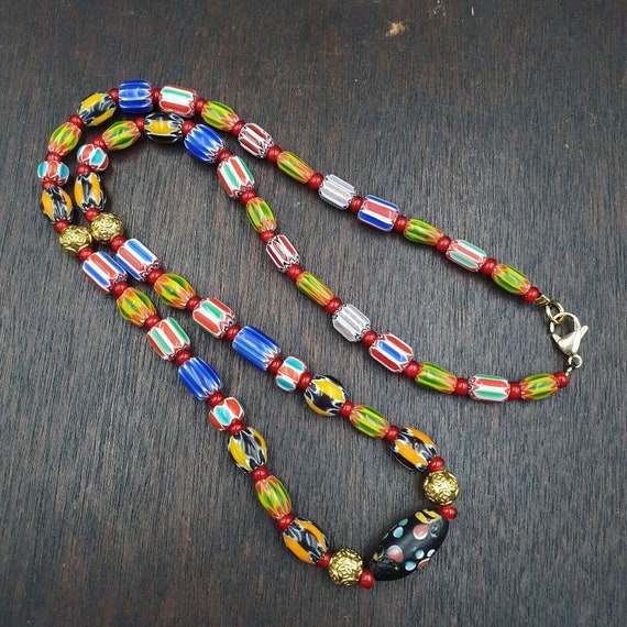 Ych-9 venetian style chevron and white heart venetian feather beads necklace