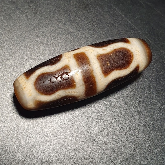 Antique indo tibetan very rare pattern agate stone dzi amulet shd-7
