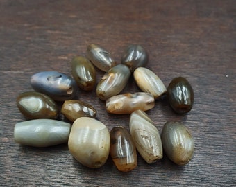 Lot 15 antique gray agate african trade agate beads gr-15