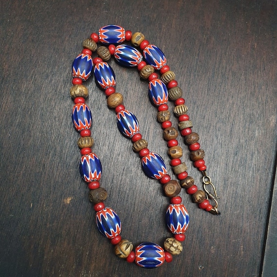 Vintage venetian style beads collection white heart, chevron beads necklace