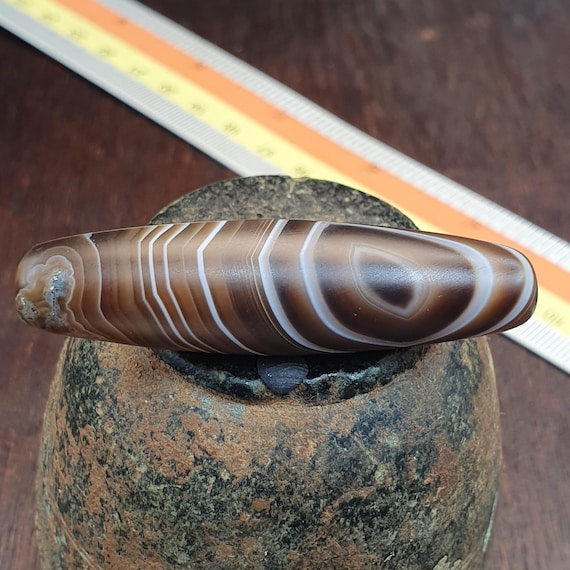 Vintage old himalayan indo tibetan eye agate bead Himalayan Indo Tibetan rare Patterns pure Natural Eyes Banded Agate Amulet, Bead Pendant
