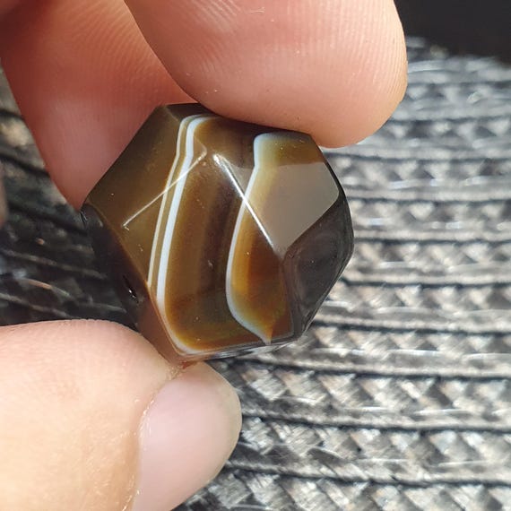 Antique Brown with white Stripes banded Agate Bead 19.9mm Yemeni Suliemani Agate Amulet