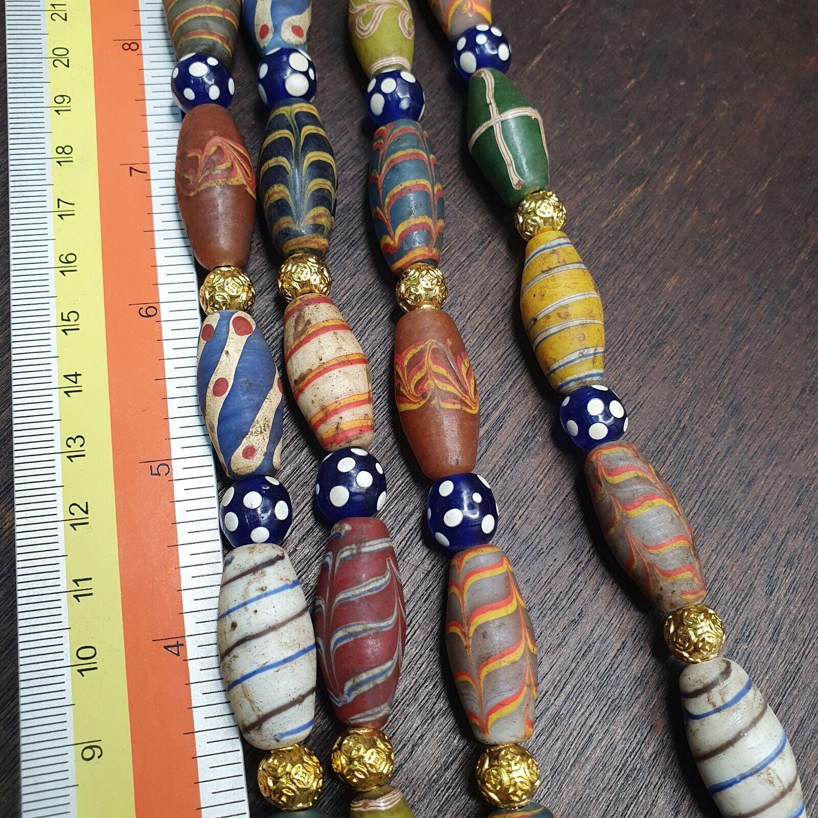 Vintage Beads Collection Feather and Skunk Pattern Glass Vintage Beads Collection Feather and Skunk Pattern Glass