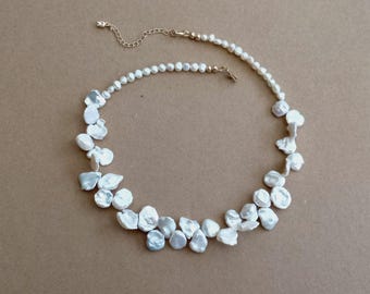 Collier de perles Keshi, Collier de perles d'eau douce, Collier de perles baroques, Bijoux de mariée, Perles de Keshi blanches, Cadeau pour elle, Bijoux de mariage