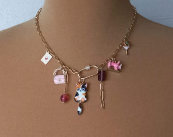 チャームネックレス、チャームジュエリー、マルチチャームチェーンネックレス、トレンディなカラビナネックレス、ガールフレンドへのギフト、姉妹へのギフト、ハンドメイド