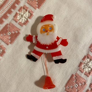 Vintage Santa pull brooch