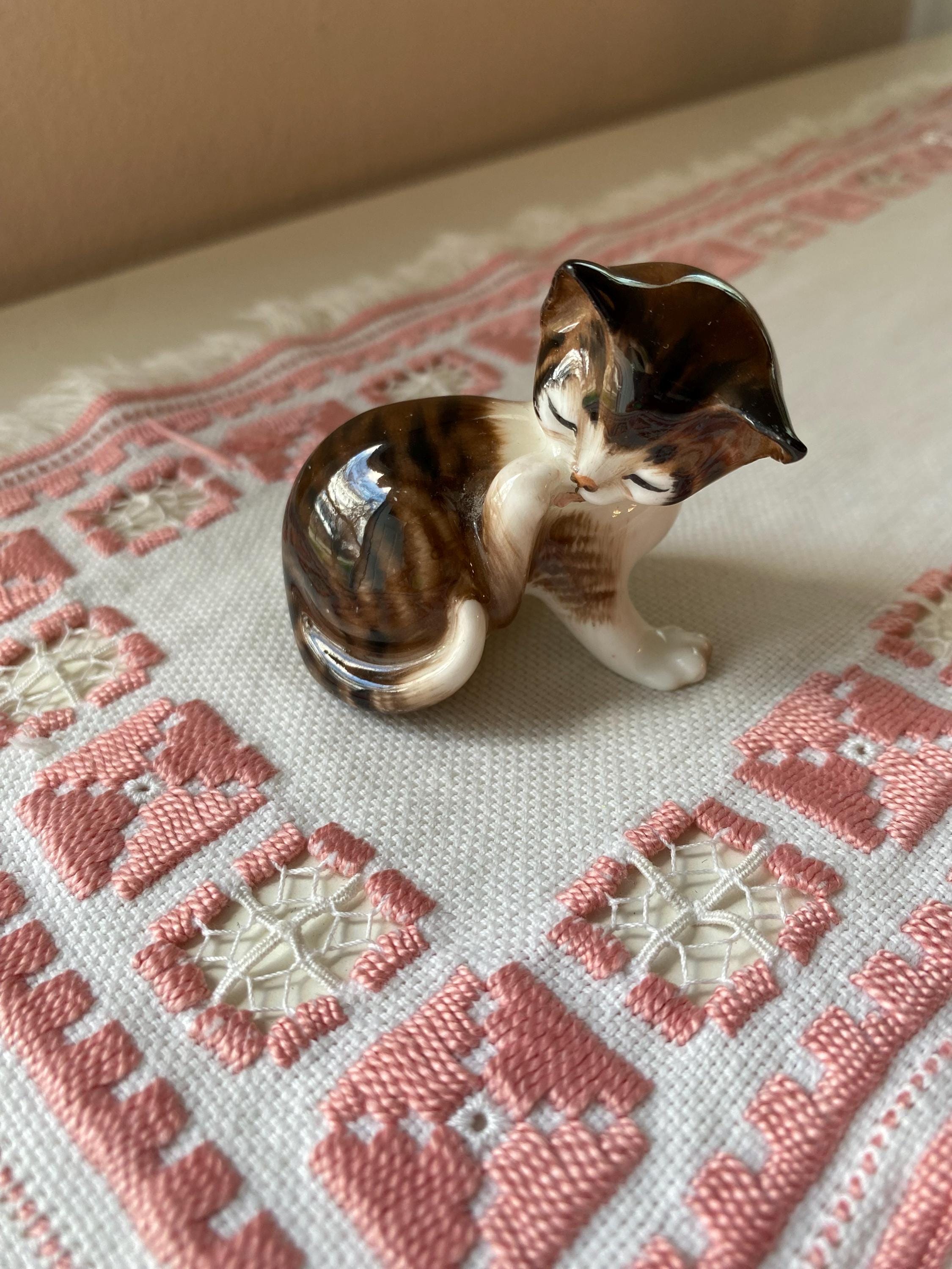 Vintage Royal Doulton Figurines - Etsy Canada