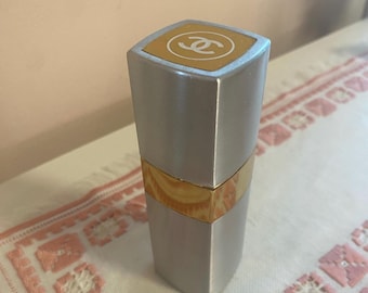 Chanel No 19 refillable case
