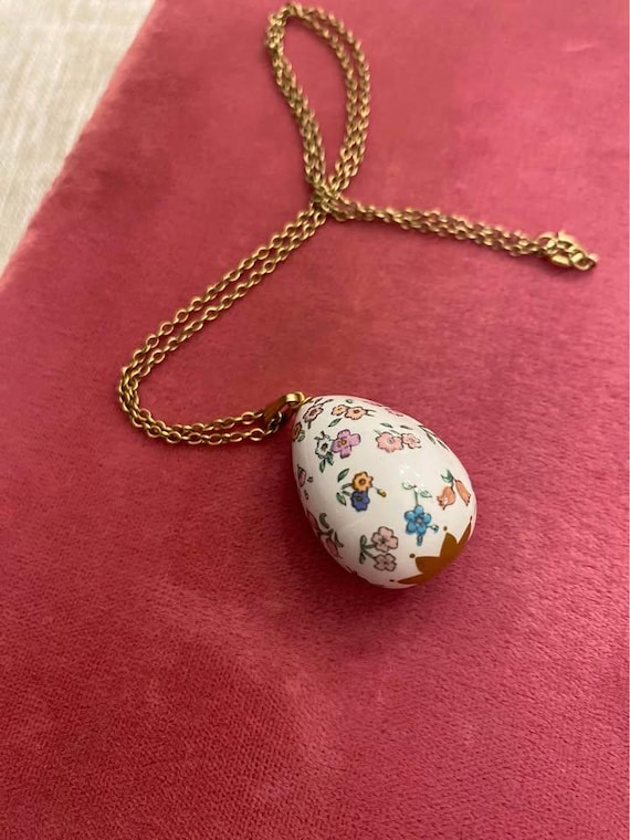 Franklin mint egg necklace