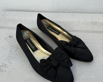 1990s Mondolfo Black Bow Pointed Flats