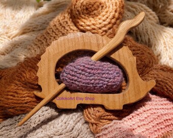 Holz-Schalnadel, Holzbrosche, Holz-Schalnadel, Geschenk für Frauen, Geschenk für Mädchen, umweltfreundliches Accessoire, Schmuck, Tiermotiv, Igel, Brosche