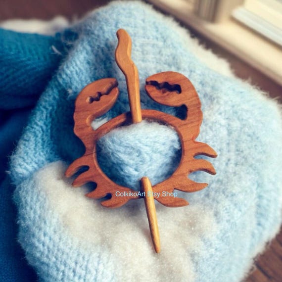 Crab Wooden Shawl Pin, knitted scarf Brooch, Women Gift,Eco friendly Accessory, Jewlery, winter, crab