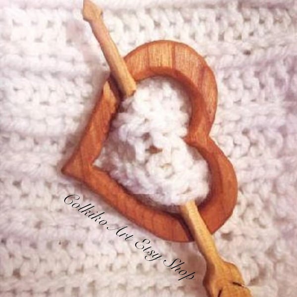 Épingle de châle en bois de coeur, broche en bois, épingle d’écharpe en bois, cadeau pour femmes, cadeau de bébé fille, accessoire écologique, bijoux, amour, épingle à engrenages, broche