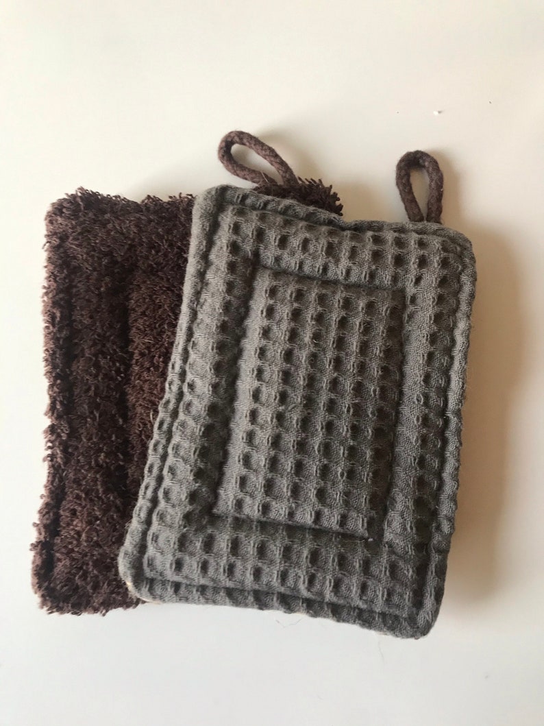 Plastic-free Long-life sponge; Unsponge; Cotton dishwashing sponge; Cotton and Jute sponge; Brown; Re-used coffee sacks and cotton sponge