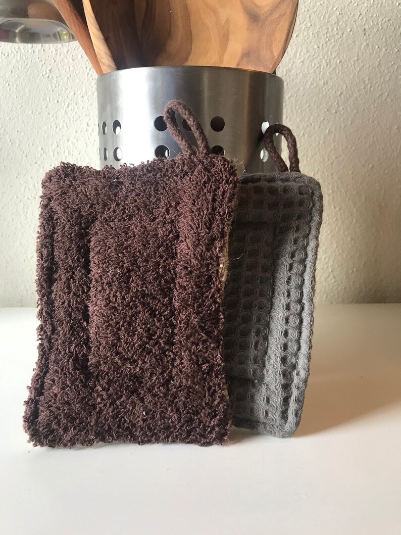 Plastic-free Long-life sponge; Unsponge; Cotton dishwashing sponge; Cotton and Jute sponge; Brown; Re-used coffee sacks and cotton sponge