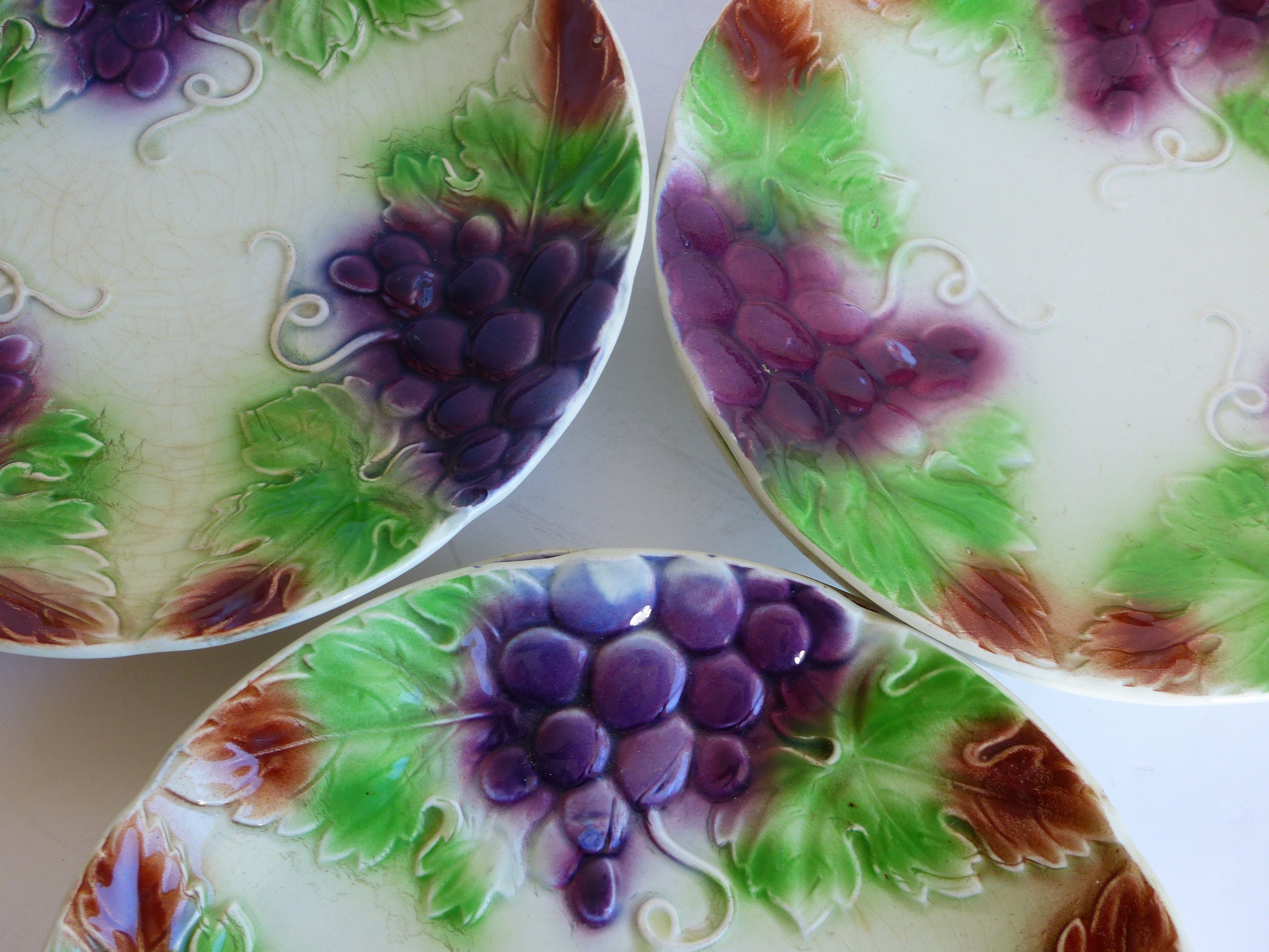 Six Français Majolica Barbotine Ware Grape Plates France, Assiettes de Fruits, Fromage, Ensemble 6 A