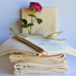 Hermosas servilletas de damasco fino francés, conjunto de 12 servilletas de damasco, lino de mesa monograma, lino de boda, servilletas de damasco, regalo de boda,
