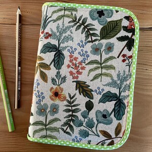 FLOWER MEADOW etui met dikke en dunne kleurpotloden