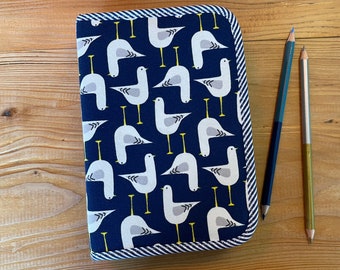 Seagull pencil case with double-sided colored pencils