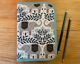 HAPPY ELEPHANTS pencil case with double-sided colored pencils