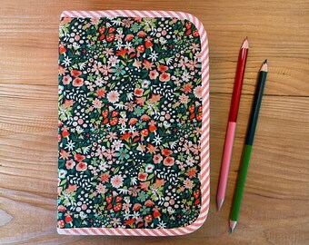 FLOWERS pencil case with double-sided colored pencils