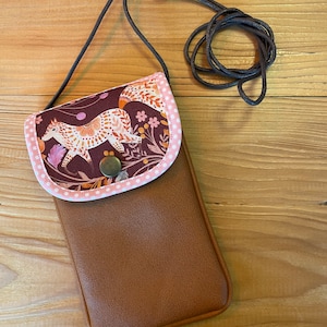 Umhänge/HandyTASCHE MAPLE WOODS