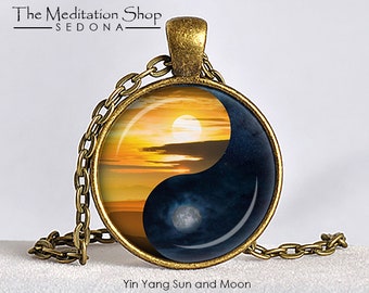 YIN YANG Sun and Moon Pendant Zen Jewelry Meditation Jewelry Yin Yang Necklace Spiritual Pendant Yin Yang Yoga Self-realization Zen Buddhist