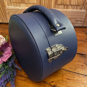 Petite Retro Style Vanity Case