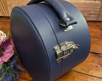 Petite Retro Style Vanity Case