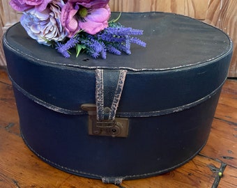 Vintage Hat Case