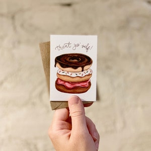 Donut, trakteer jezelf, donut, bijlagekaart, minikaart, kleine kaart, wenskaart, verjaardag, aanmoedigingskaart, trakteer jezelf