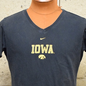 Vintage Team Nike Iowa Hawkeye&#39;s Women&#39;s T-Shirt 90&#39;s XL