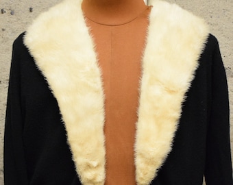 1950s Cashmere and Arctic Fox Fur Collar Cardigan 1950s Cashmere and Arctic Fox Fur Collar Cardigan