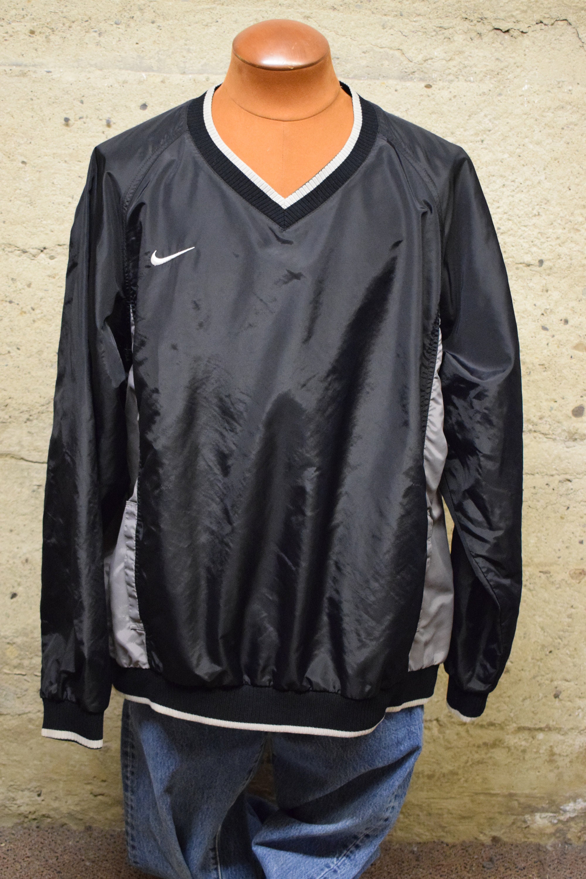 Vintage Black Grey Nike Pull Over Nylon V Neck Jacket Right Side Swoosh 's