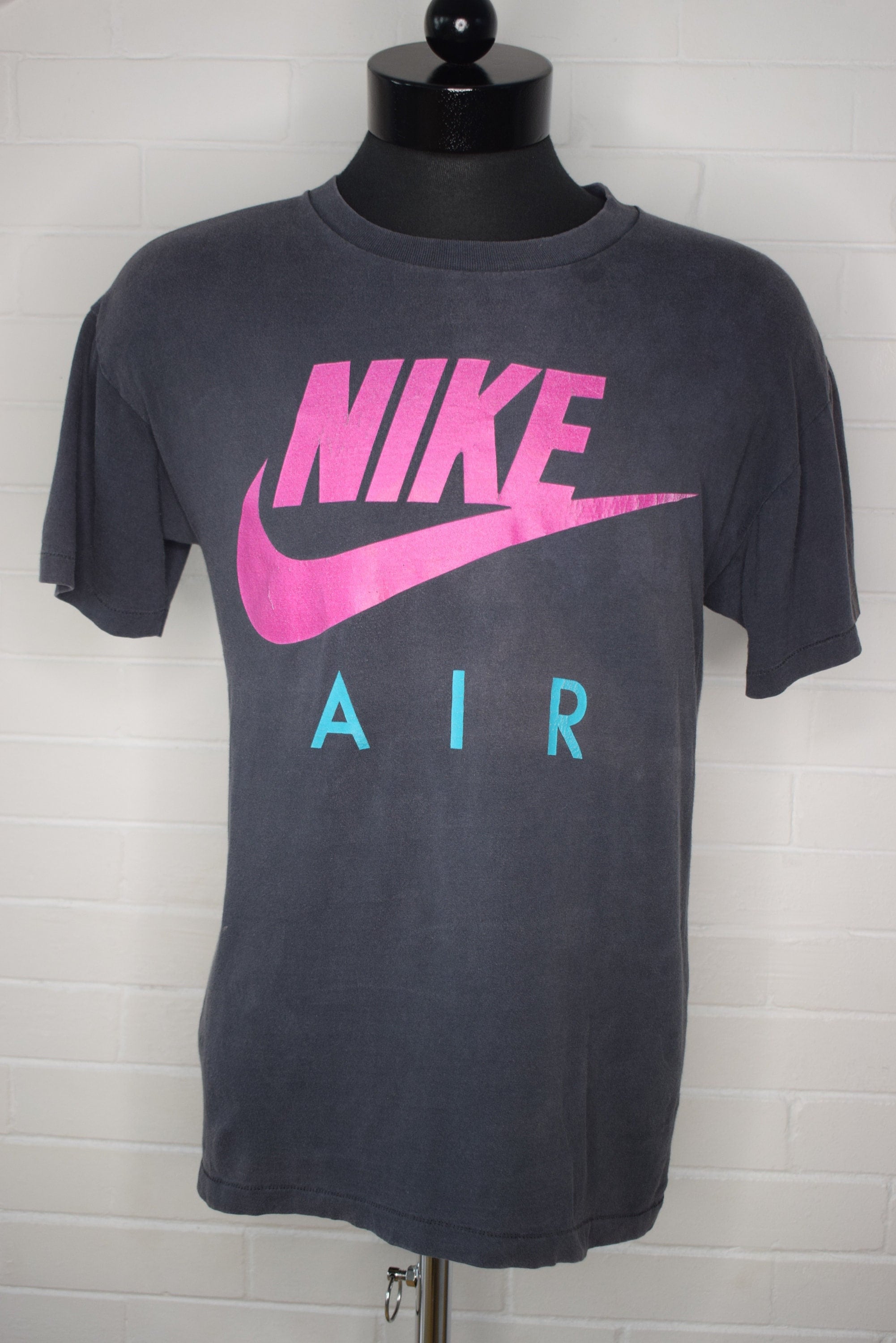 Neon nike deals shirt