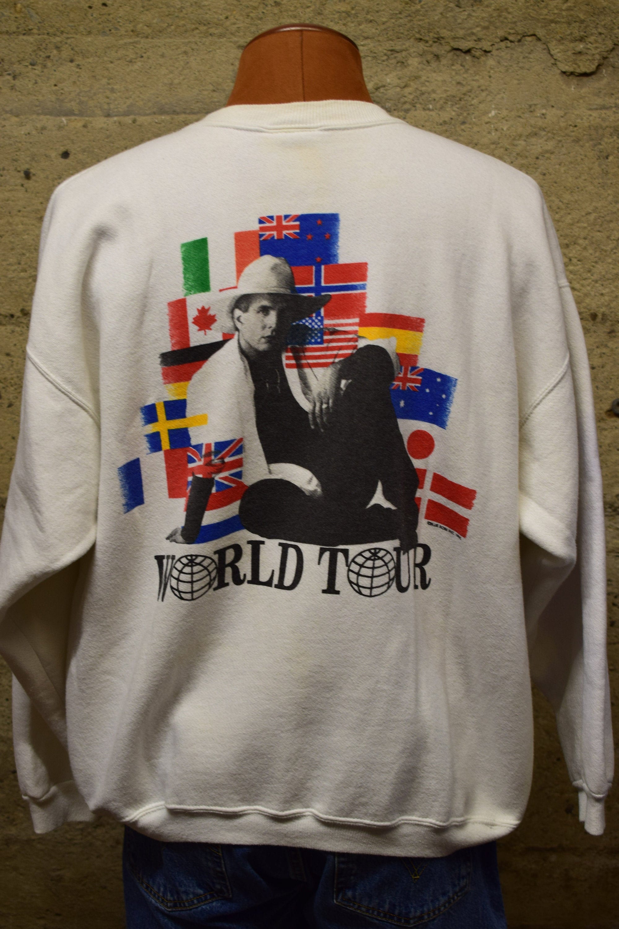 Vintage Kleding Gender-neutrale kleding volwassenen Hoodies & Sweatshirts Garth Brooks World Tour Crew Neck Sweatshirt 1993 Large 