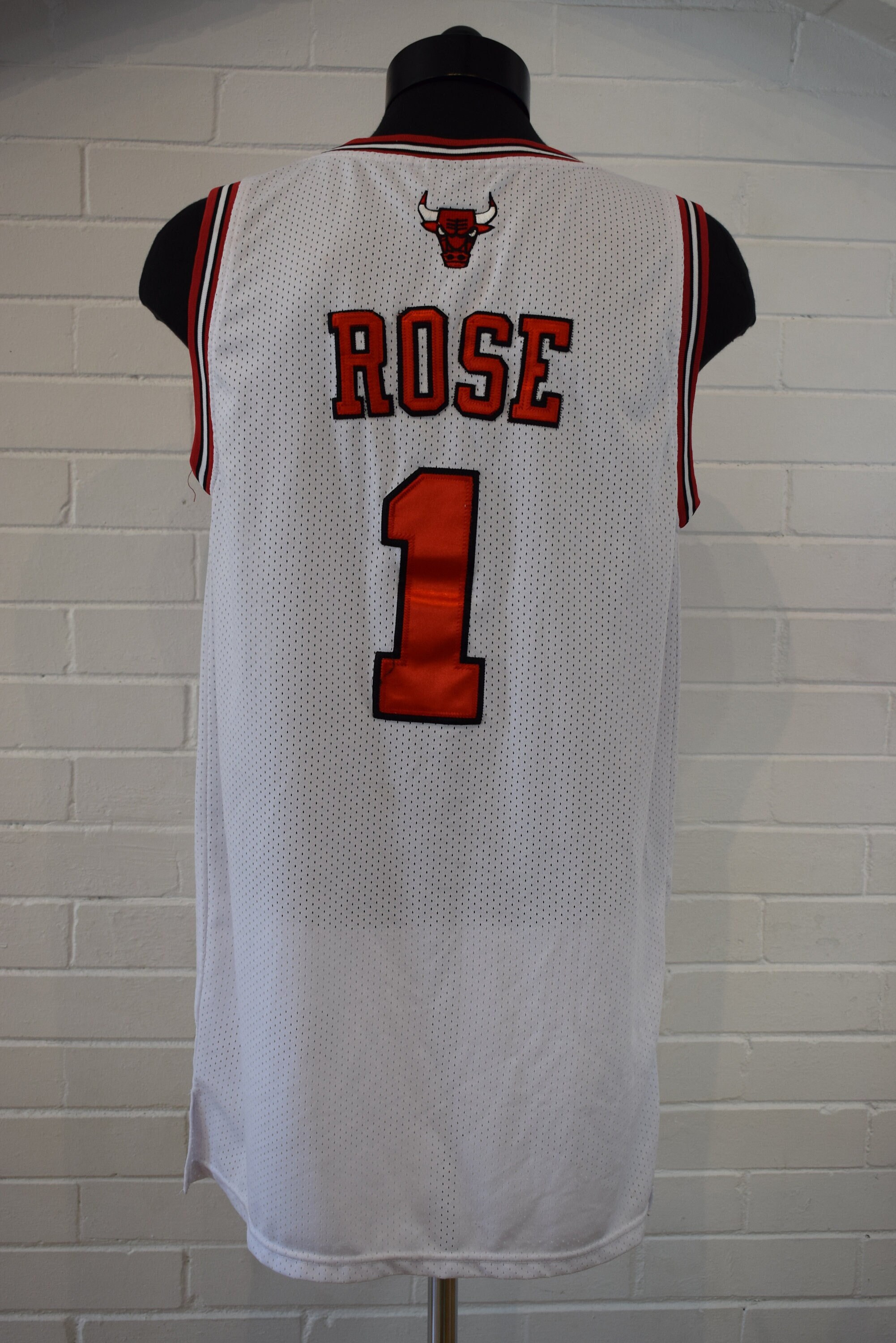 VTG NBA Adidas Chicago Bulls Derrick Rose Jersey 1 Mens Medium Black Jordan  Rare
