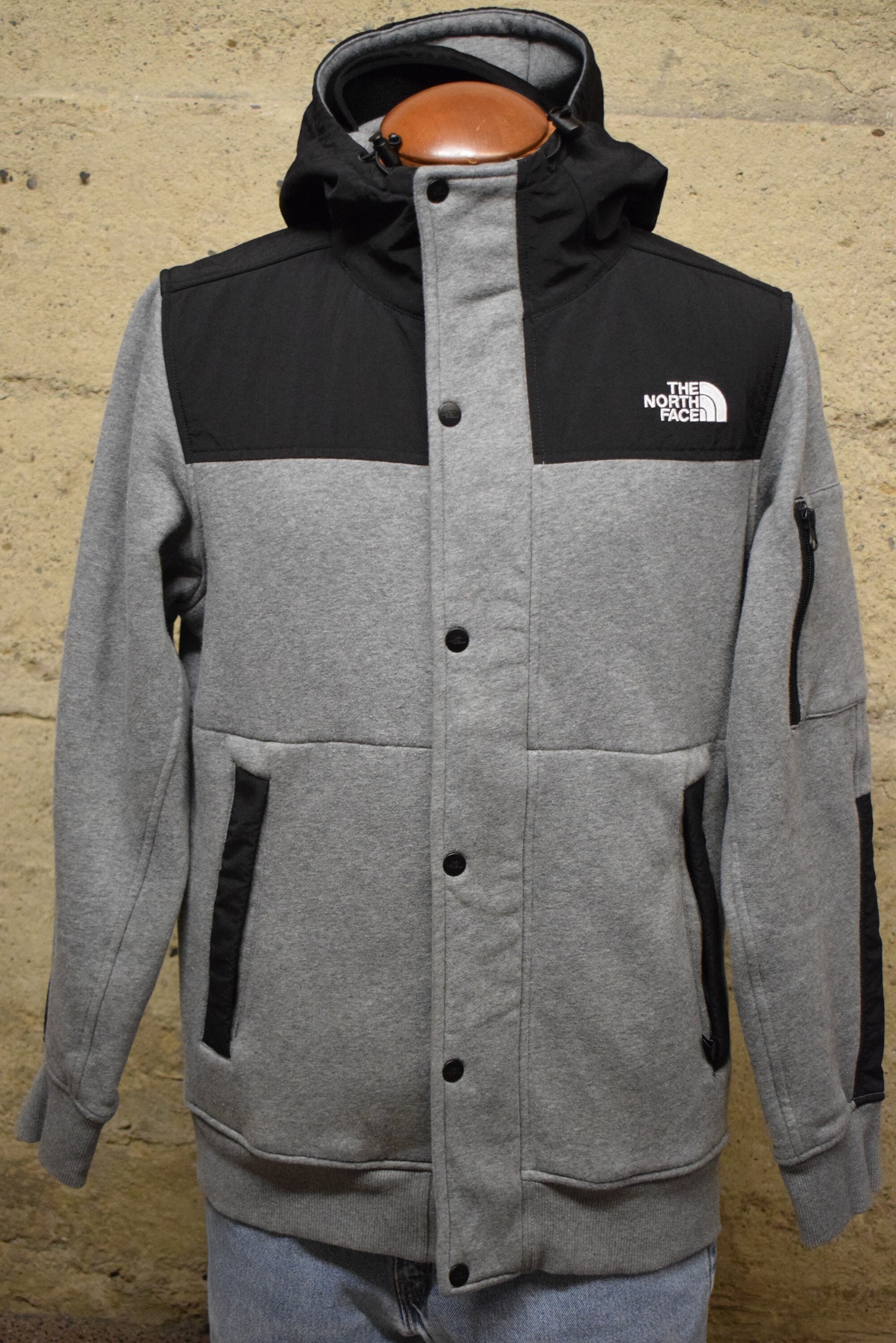 Vintage the North Face Hoodie Zip up Button Made in Vietnam Vintage the North Face Hoodie Zip up Button Made in Vietnam