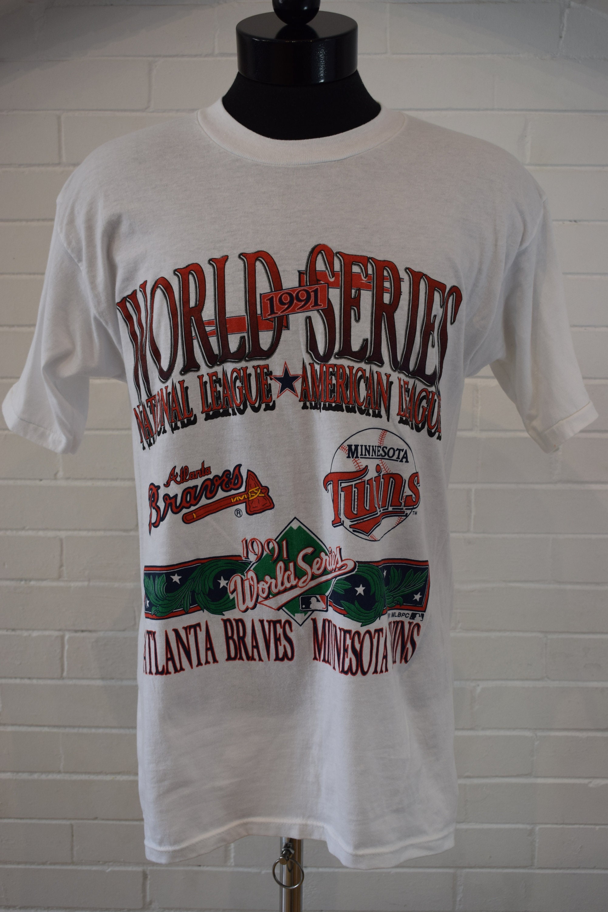 Sports / College Vintage MLB Atlanta Braves World Champions 1991 Tee Shirt Large Made in USA