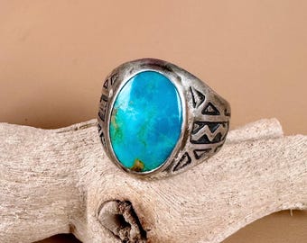 Size 9 3/4 >> Vintage Fred Harvey Era Navajo Sterling Silver and