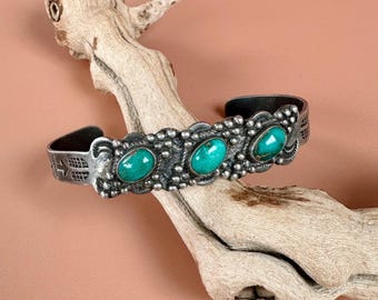 Vintage Fred Harvey era Silver Arrow Co. Sterling silver and three stone turquoise cuff bracelet with stamped detail