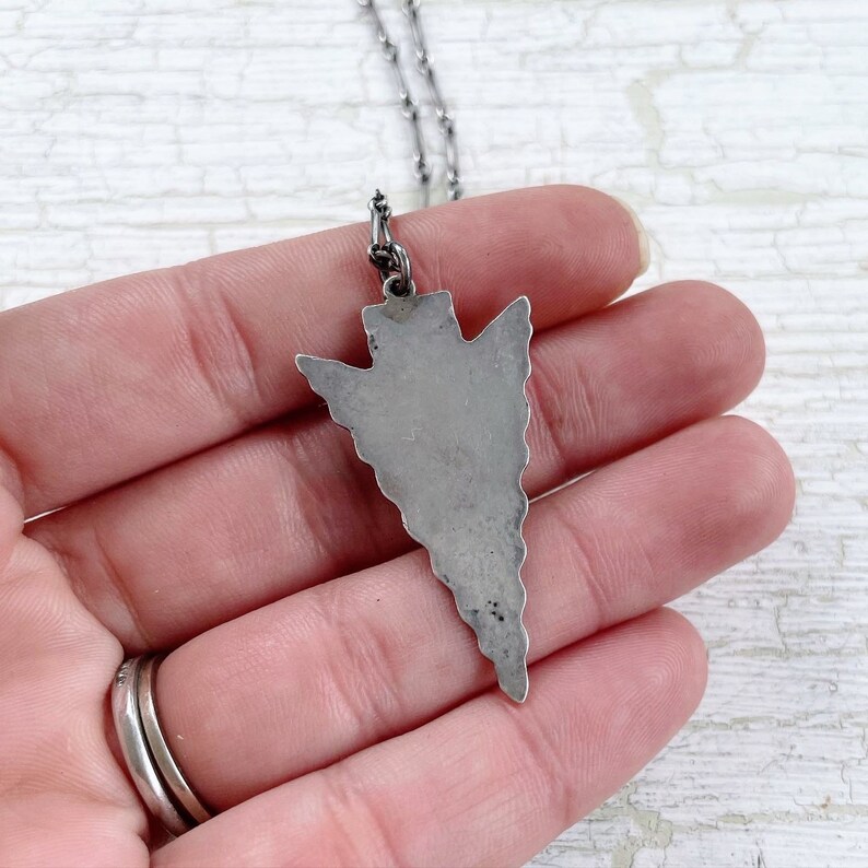 Vintage Fred Harvey sterling silver and turquoise large arrowhead pendant necklace with stamped detail