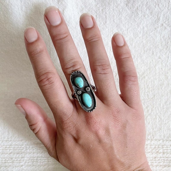 Size 9 1/4 >> Vintage Navajo sterling silver and … - image 1